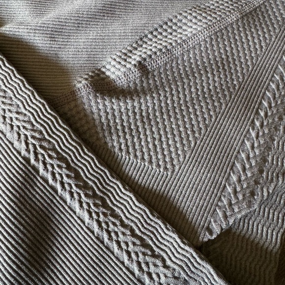 NEW WITH TAGS WOMENS MTA TOP LARGE - Picture 4 of 7